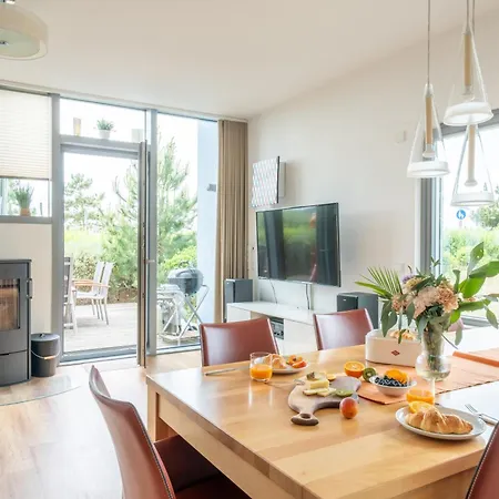 Ferienhaus Ostsee - Reetdachhaus Nr 2 Südstrandhus Im *